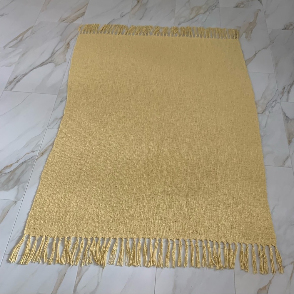 Pottery Barn Throw Blanket Yellow Gold 50 x 60 In - Picture 3 of 9
